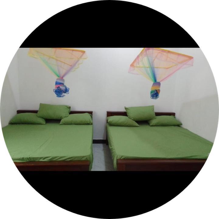 Dinesh Guest House Kataragama Exterior photo